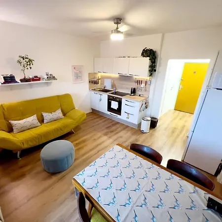Yellow Sofa Bratislava Exterior photo